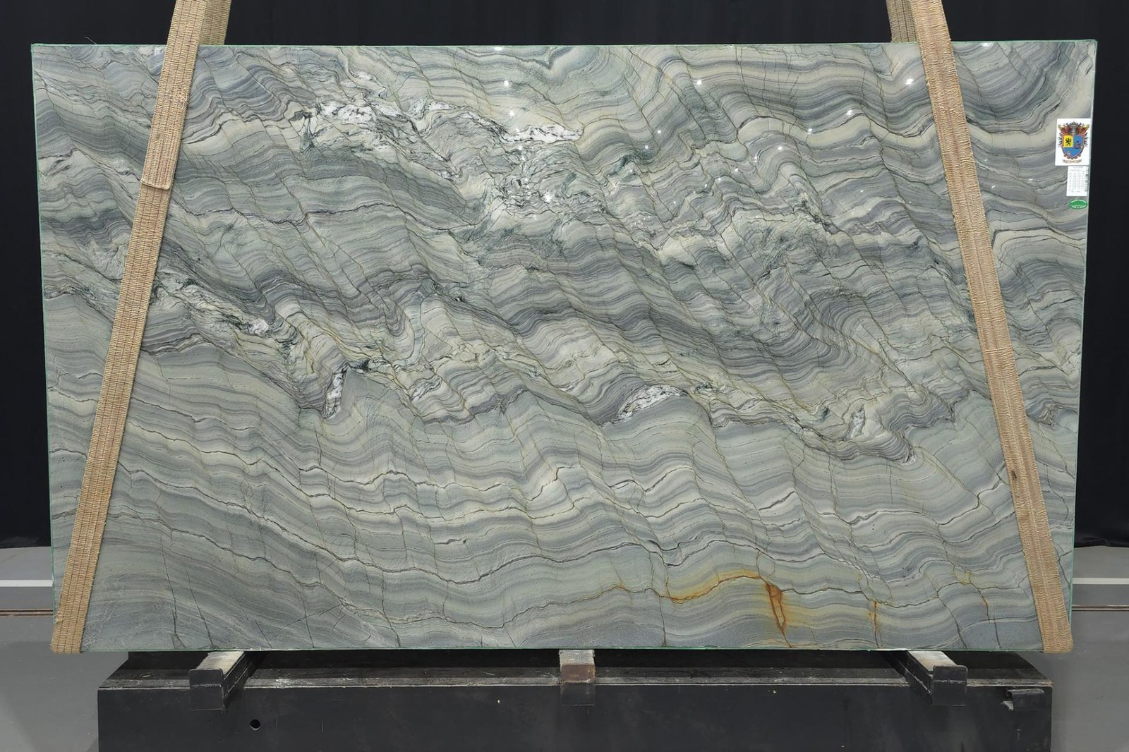 Fusion Dark Quartzite